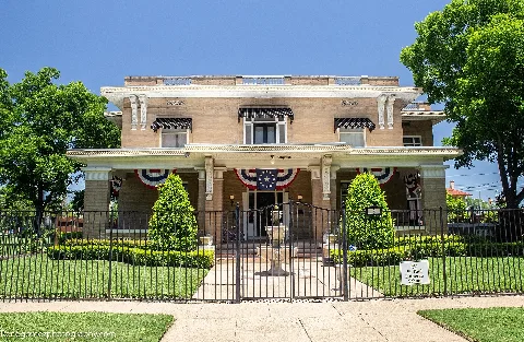Johnson Elliot House