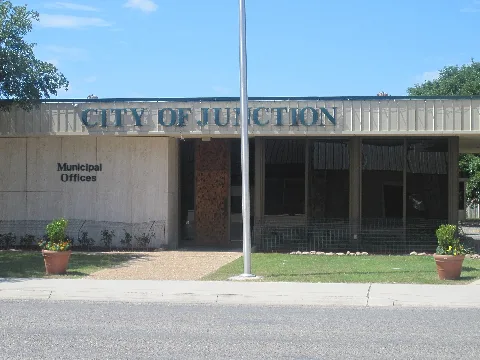 Junction, Tx, City Hall Img 4325