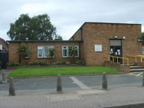 Kingswinford Library Geograph.org.uk 930201