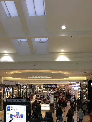 La Palmera Mall During The Holiday Season 2020