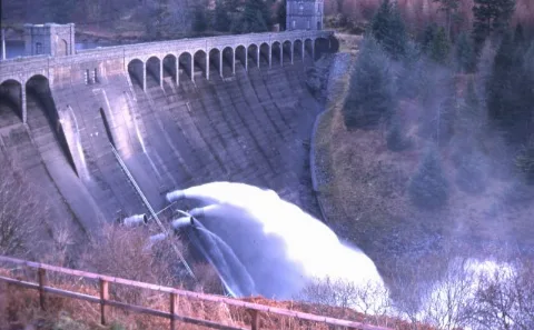 Laggan Dam Geograph.org.uk 3940