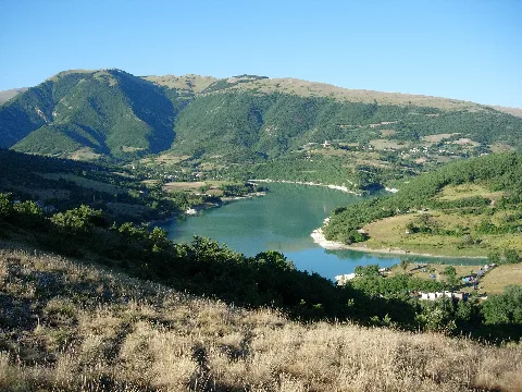 Lago Di Fiastra Macerata