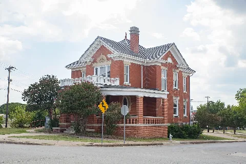 Laneri House (1 Of 1)