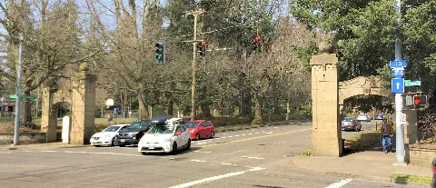Laurelhurst Gates Chavez X Stark Portland Oregon