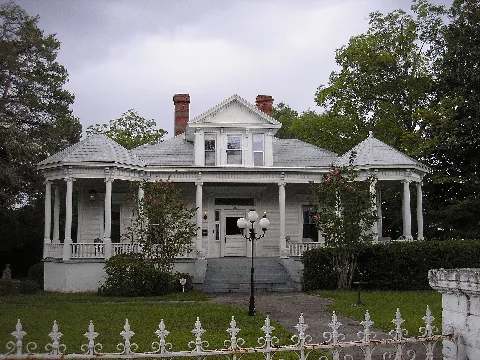 Leader Romansky House