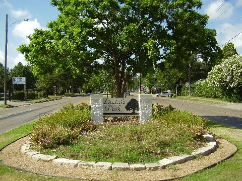Lindaleparkhouston