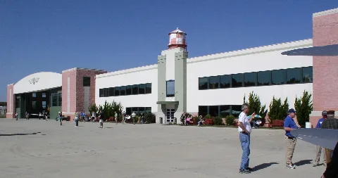Mamusairforcehangar