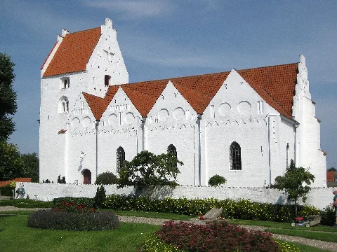 Mern Kirke2