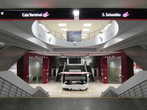 Metro De Lisboa Estação Aeroporto (8176857326)