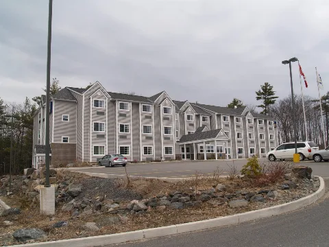 Microtel Parry Sound (3407830830)