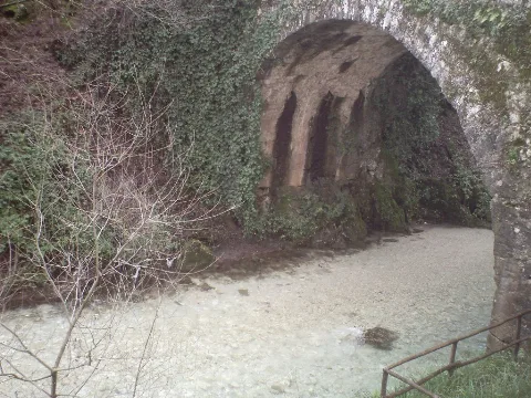 Montella Acque Sotto Ponte Romano