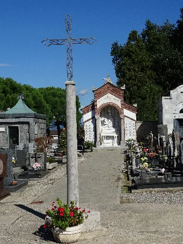 Monumento Ai Caduti Appianesi Realizzato Nel 1821 Al Cimitero