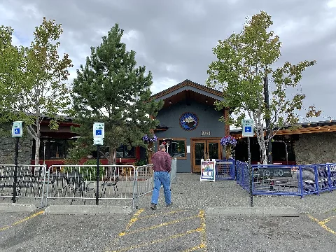 Moose's Tooth Pub & Pizzeria 2