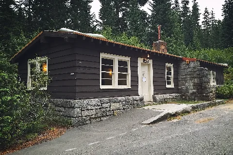 Narada Falls Comfort Station (2015 09 05)