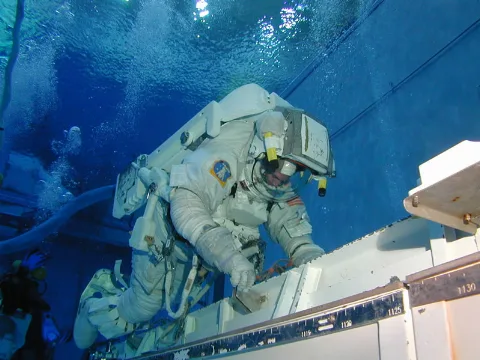 Nasa Neutral Buoyancy Laboratory Astronaut Training