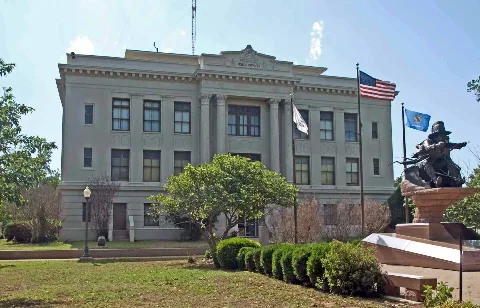 Noblecountycourthousperry
