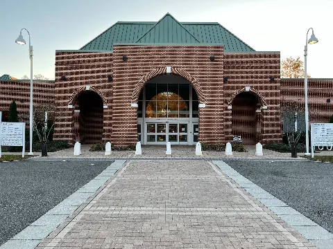 North Courthouse Road Library