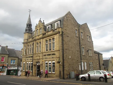 Old Town Hall, Wombwell Geograph.org.uk 3691103