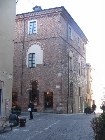 Palazzo Del Podestà Ad Asti
