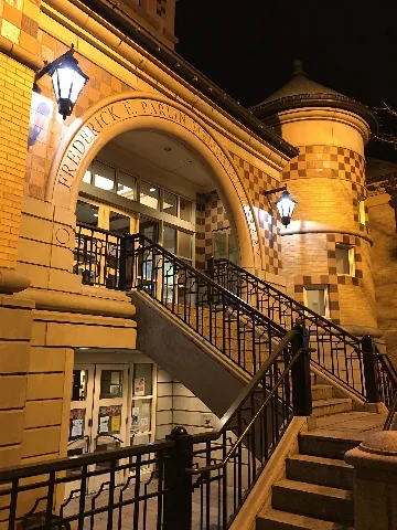 Parlin Memorial Library