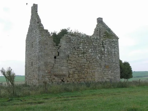 Pittarthie Castle Geograph.org.uk 239556