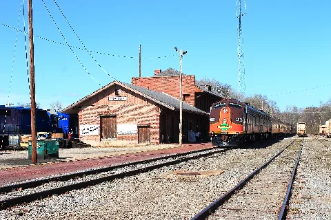 Pulling Into Grenada Station Panoramio