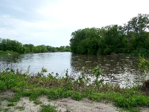 Raccoon River At Walnut Woods
