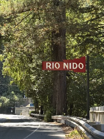 Rio Nido Sign California 2025