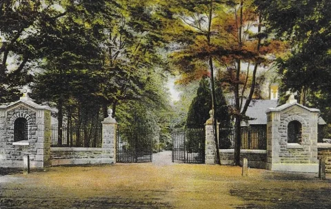 Riverside Cemetery, Fairhaven, Massachusetts, Entrance
