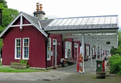 Ruth Strathpeffer Rly Stn 23.06.11 Edited 2