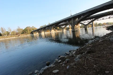 Sacramentorivertrail 06