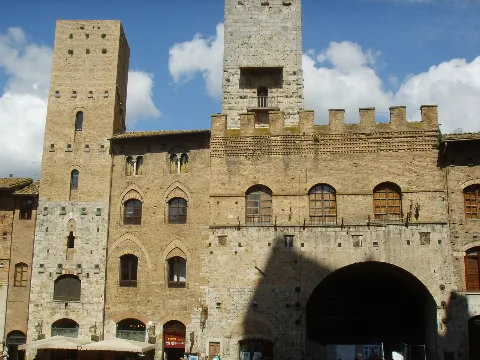 San Gimignano Piazza Duomo 06 Torre