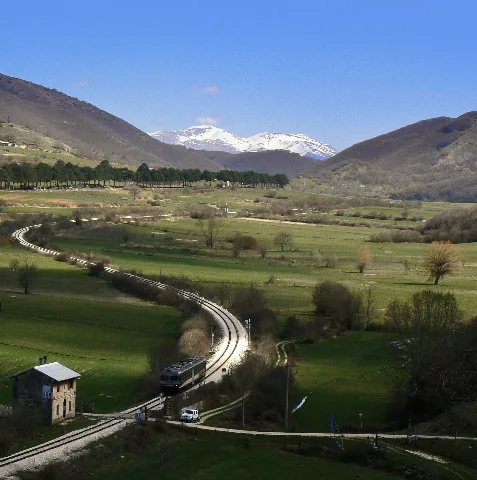 Sella Di Corno Ferrovia Terni Sulmona Al Km 150, Automotrice Aln 776 E Statale 17 (18000625280)