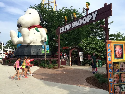 Snoopy Bounce At Cedar Point Camp Snoopy Entrance (1572)