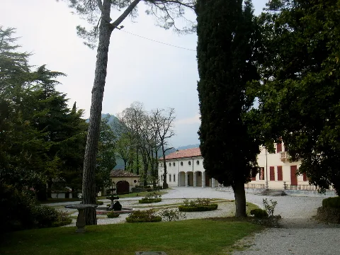 Solighetto 2008 04 25 Villa