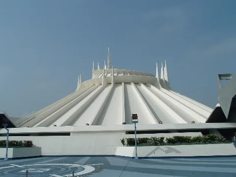 Space Mountain Top Platform