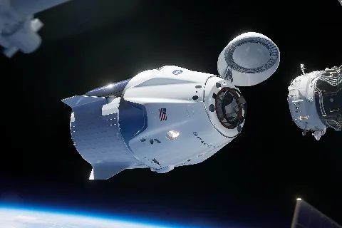 Spacex Crew Dragon (More Cropped)