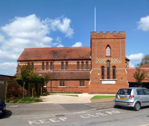 St Peter's Church Geograph.org.uk 3993940