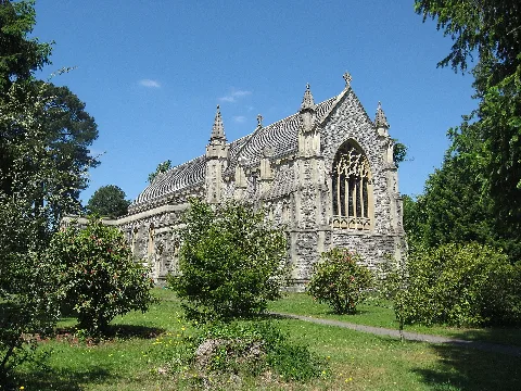 St Saviour’s Church, Brockenhurst Geograph.org.uk 1920733
