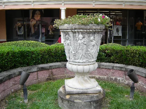 Statue North Georgia Outlets Dawsonville Ga Panoramio