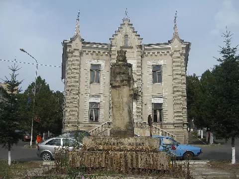 Statuia Margaretei Muşat1