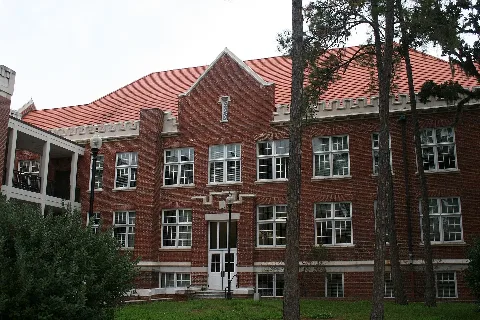 Ufhistoricbuildingkeene Flinthall