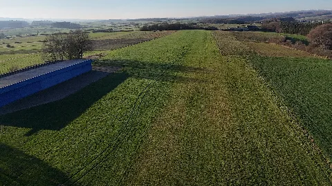 Useldange, Aérodrome (105)