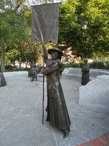 Virginia Women's Monument 2