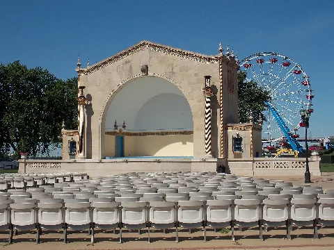 W.d. Petersen Memorial Music Pavilion Davenport 01