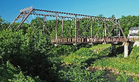 Walnut St Bridge 01