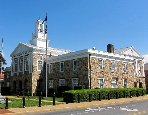 Warren County Courthouse Cropped