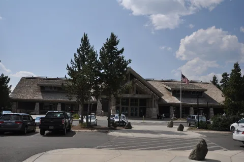 Yellowstonenp Canyonjunction Visitorcenter
