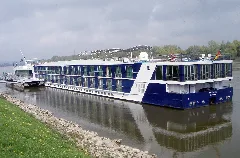 Amadagio (Ship, 2006) 001