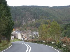 Approaching Cymmer Geograph.org.uk 1001084